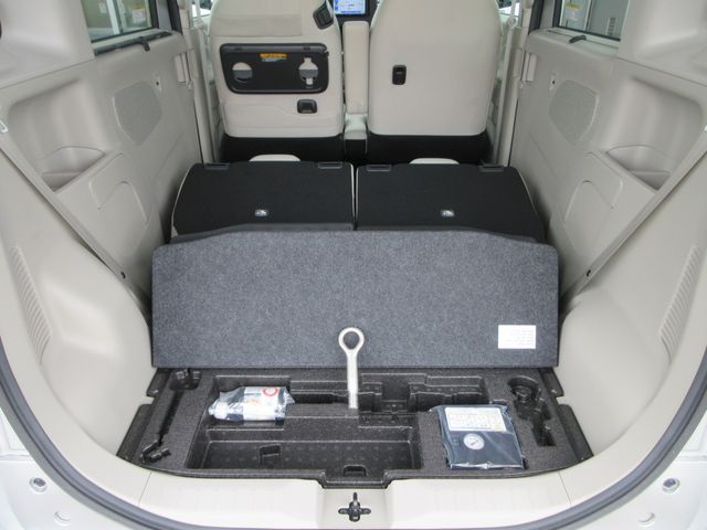 eK SPACE 4WD
