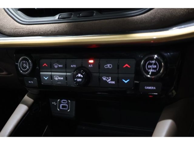 JEEP COMMANDER