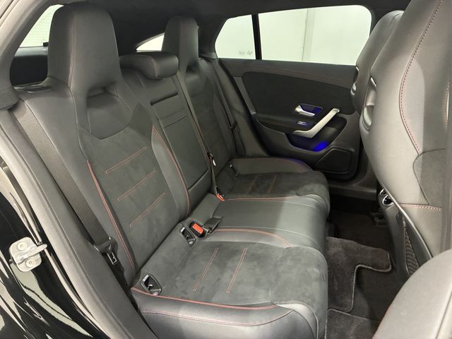 MERCEDES BENZ CLA Shooting Brake