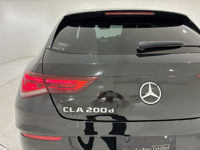 MERCEDES BENZ CLA Shooting Brake