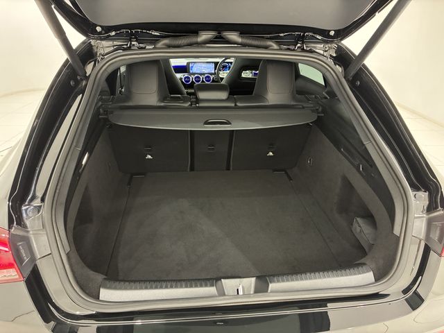 MERCEDES BENZ CLA Shooting Brake