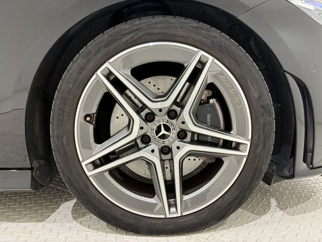 MERCEDES BENZ CLA Shooting Brake