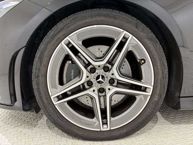 MERCEDES BENZ CLA Shooting Brake