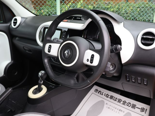 RENAULT TWINGO
