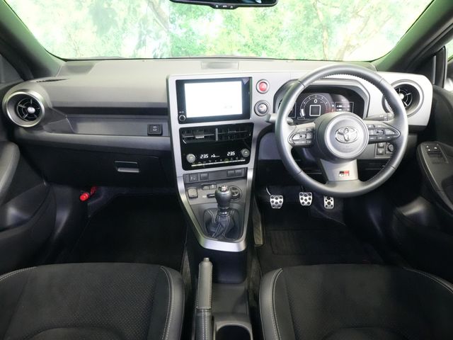 GR YARIS