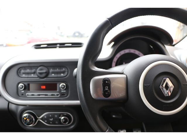 RENAULT TWINGO