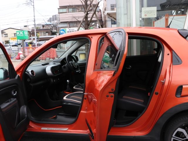 RENAULT TWINGO