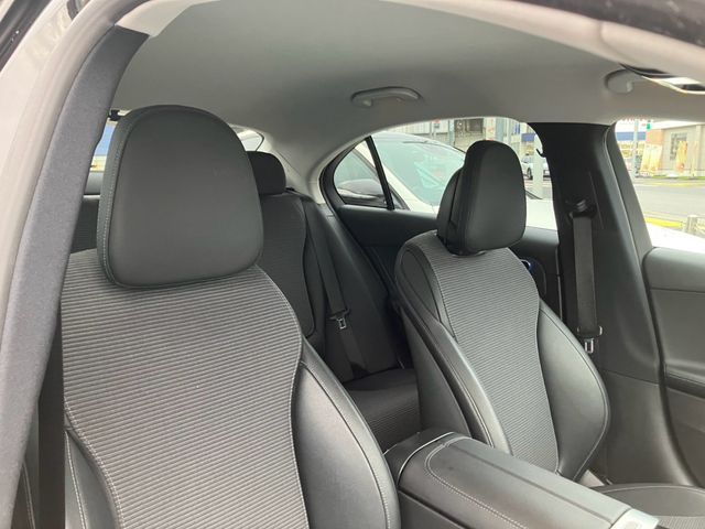 MERCEDES BENZ C class sedan