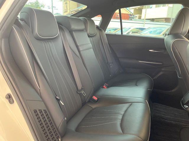 CROWN sedan hybrid