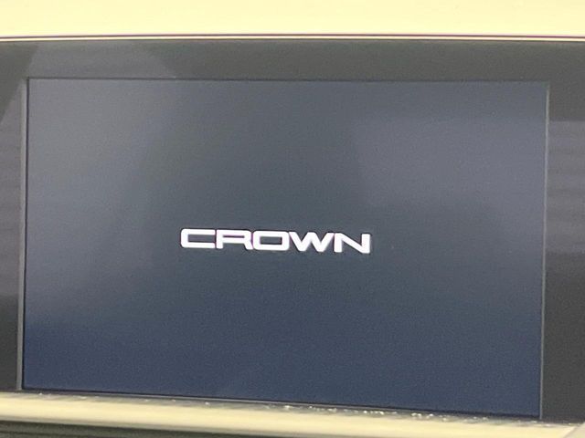 CROWN sedan hybrid