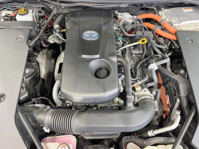 CROWN sedan hybrid