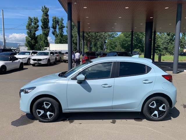 MAZDA2