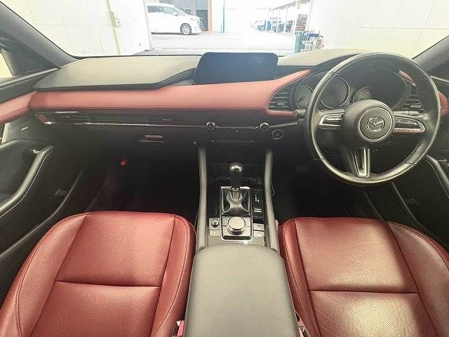 MAZDA3 FASTBACK