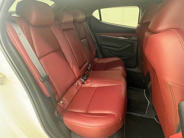 MAZDA3 FASTBACK