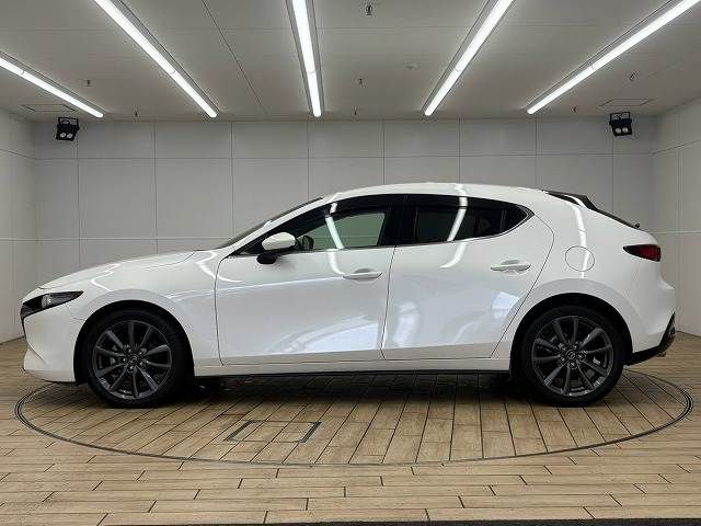 MAZDA3 FASTBACK