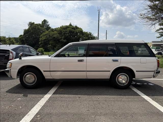 CROWN van 2WD