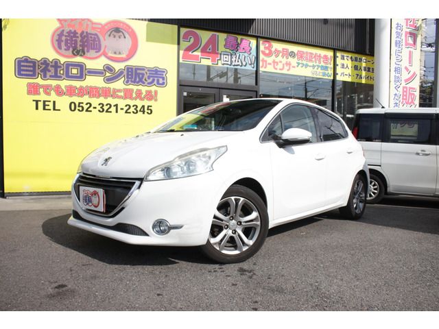 PEUGEOT 208