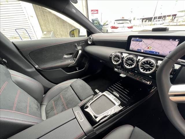 MERCEDES BENZ CLA class
