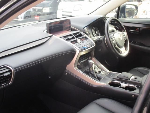 LEXUS NX300 AWD