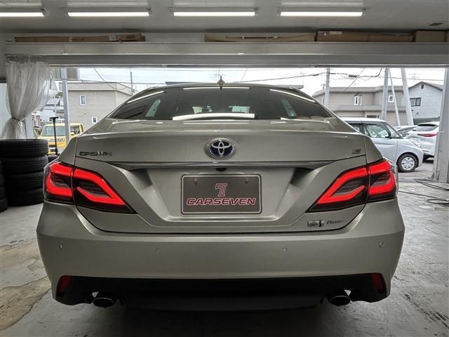 CROWN sedan hybrid 4WD