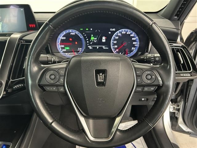 CROWN sedan hybrid 4WD