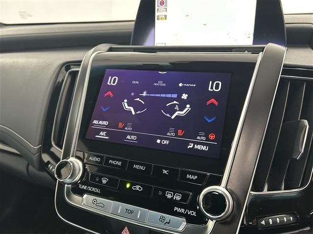 CROWN sedan hybrid 4WD