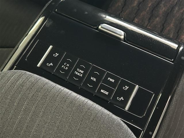 CROWN sedan hybrid 4WD