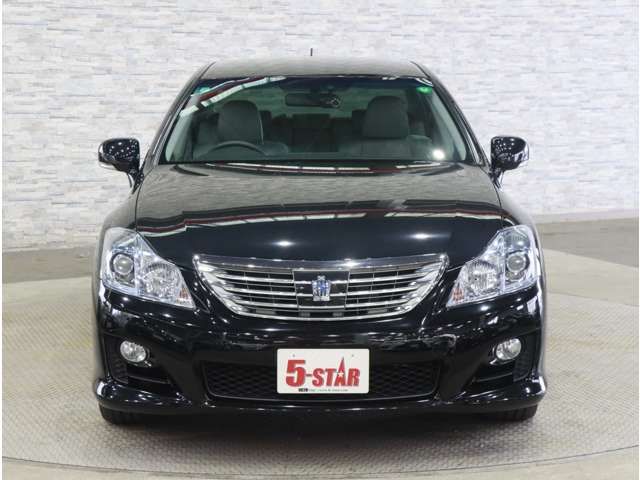 CROWN sedan hybrid