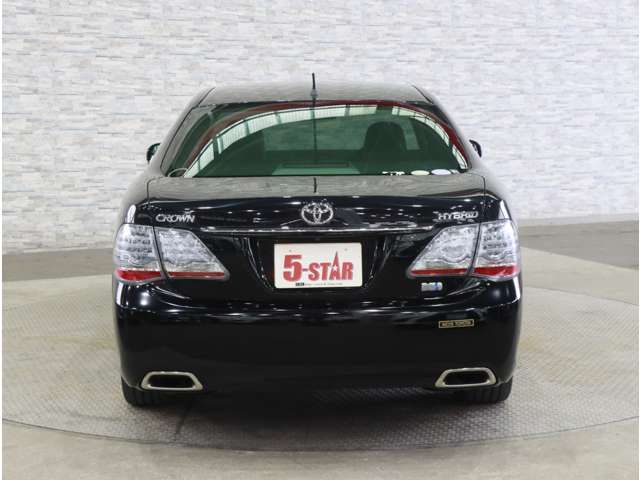 CROWN sedan hybrid