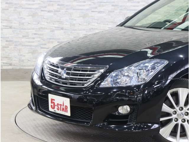 CROWN sedan hybrid