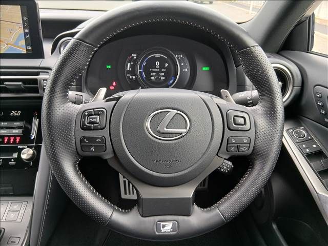 LEXUS IS300h