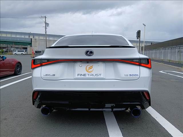 LEXUS IS300h