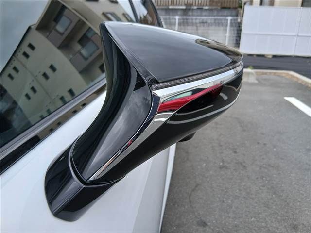 LEXUS IS300h
