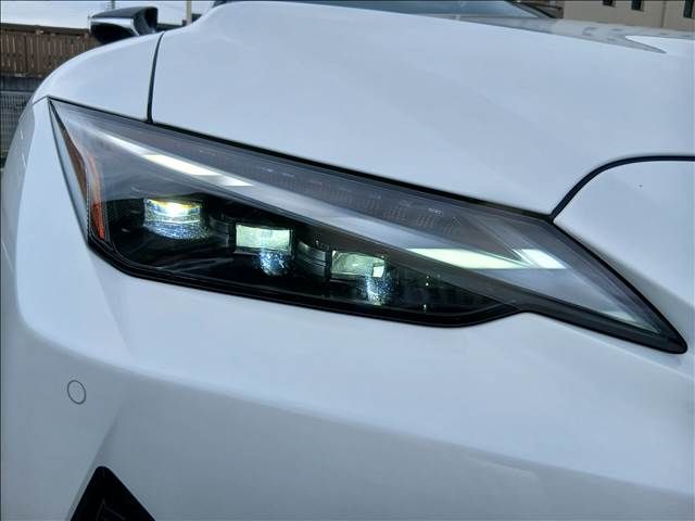 LEXUS IS300h