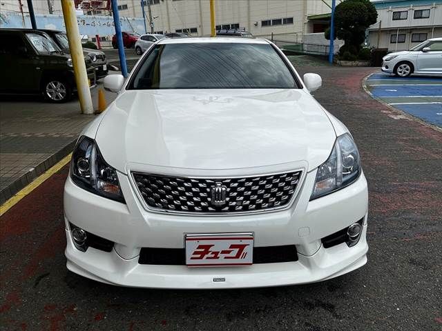 CROWN sedan
