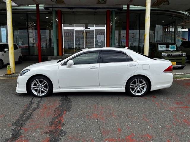 CROWN sedan