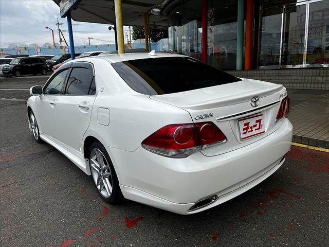CROWN sedan