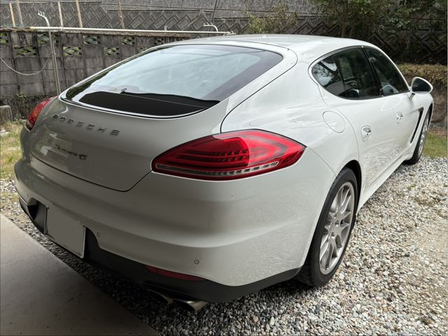 PORSCHE PANAMERA