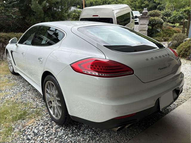 PORSCHE PANAMERA