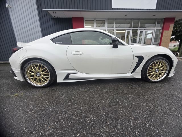 GR86