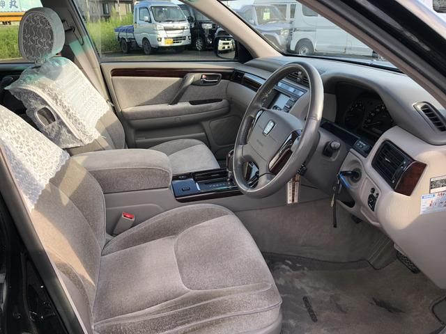 CROWN sedan 4WD