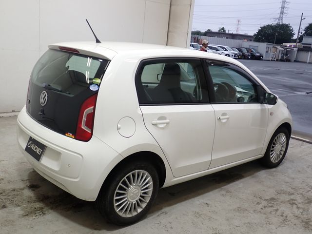 VOLKSWAGEN up!