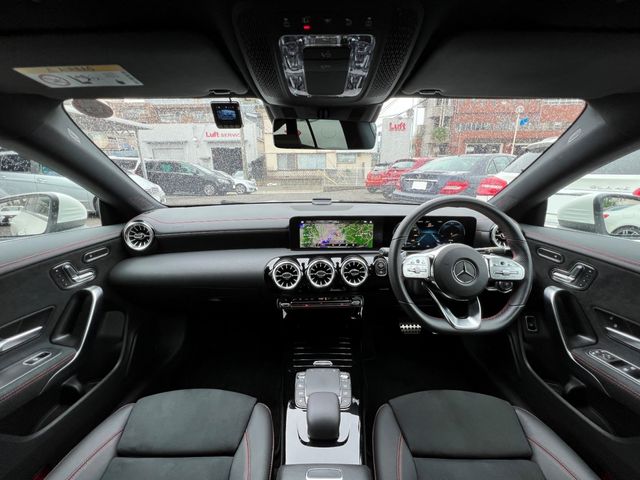 MERCEDES BENZ CLA Shooting Brake
