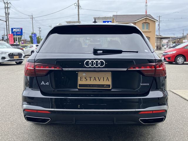 AUDI A4 AVANT