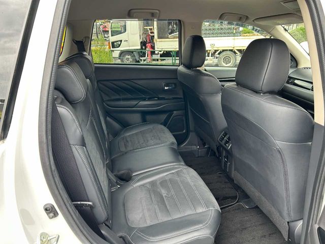 OUTLANDER PHEV