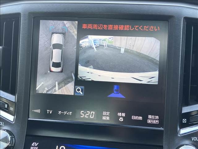 CROWN sedan hybrid