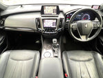 CROWN sedan hybrid