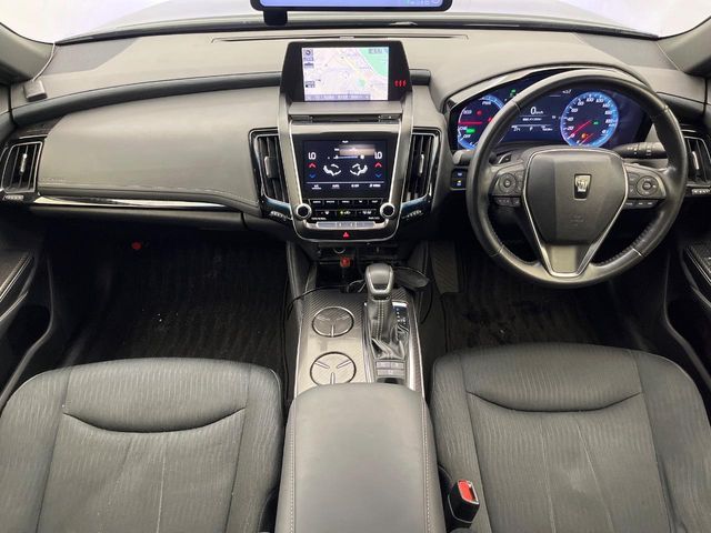 CROWN sedan hybrid