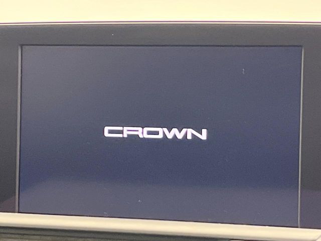 CROWN sedan hybrid