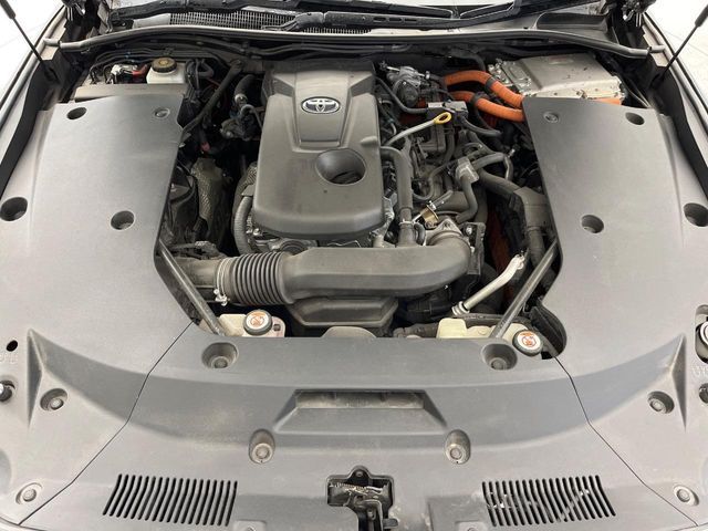 CROWN sedan hybrid